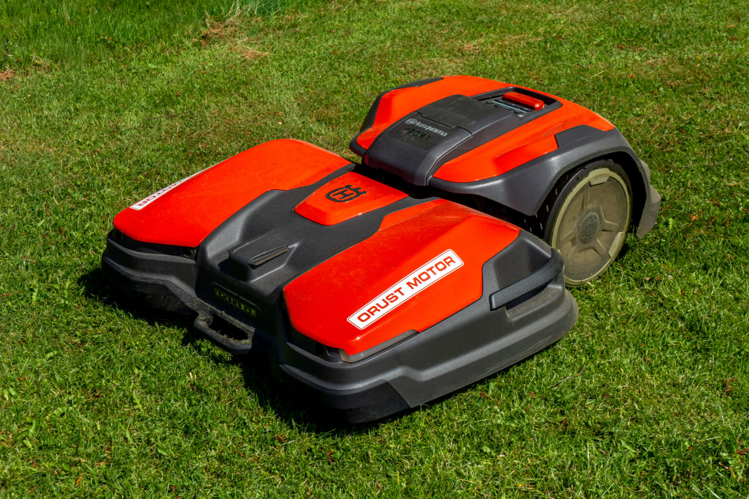 15 Revolutionary Robot Lawn Mowers Without Perimeter Wire [2024